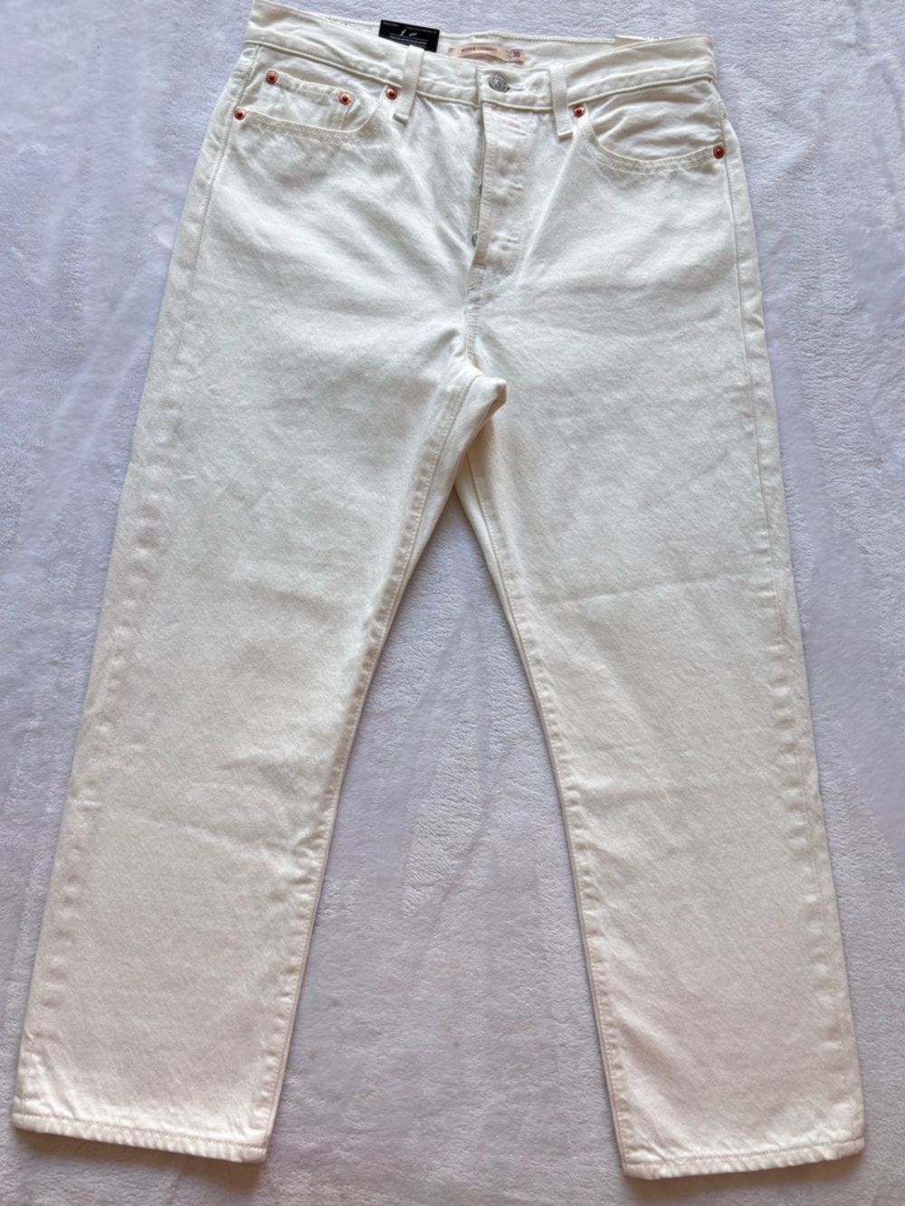 LEVI'S Wedgie Straight Leg Cropped High Rise Button Fly White Jeans--NWT--30 - Picture 5 of 16